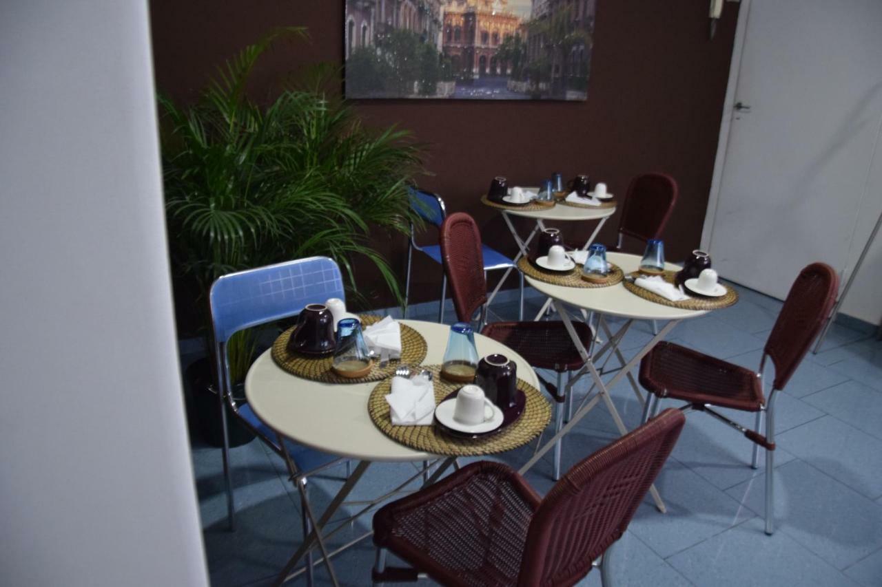 Luxury Catania Panzió Kültér fotó