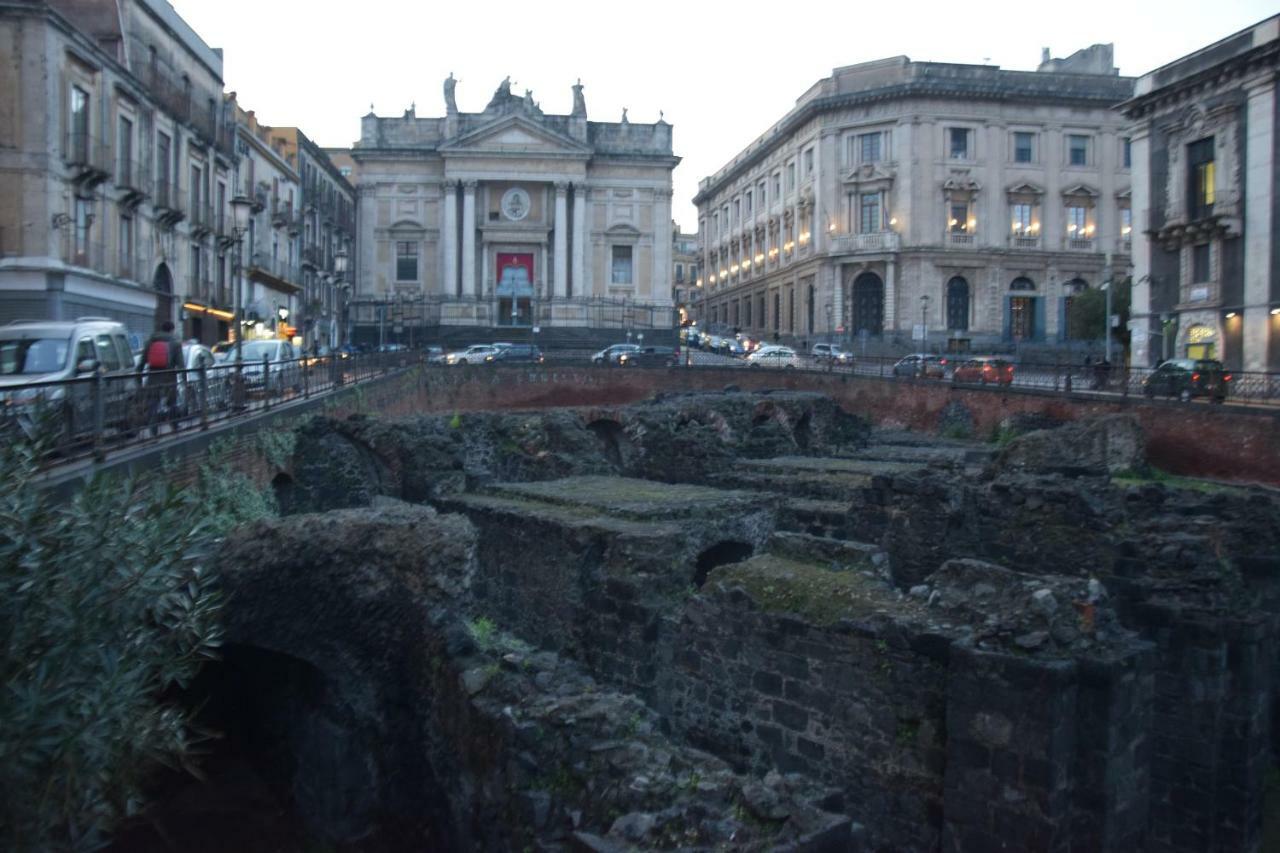 Luxury Catania Panzió Kültér fotó
