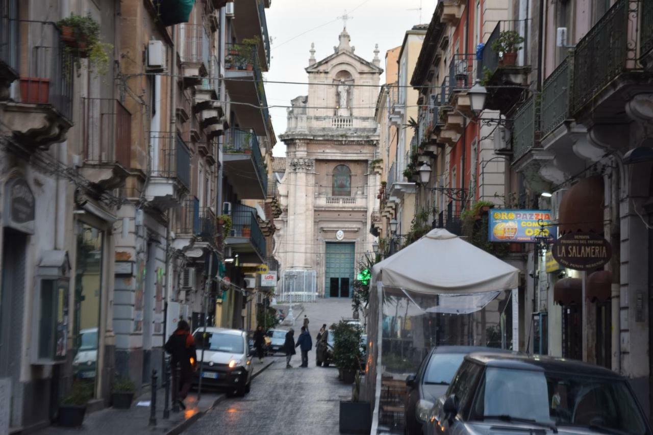 Luxury Catania Panzió Kültér fotó
